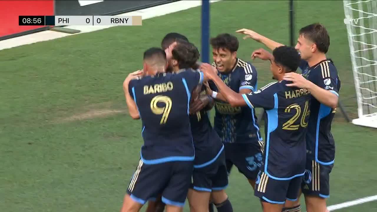 Indiana Vassilev scores goal for Philadelphia Union