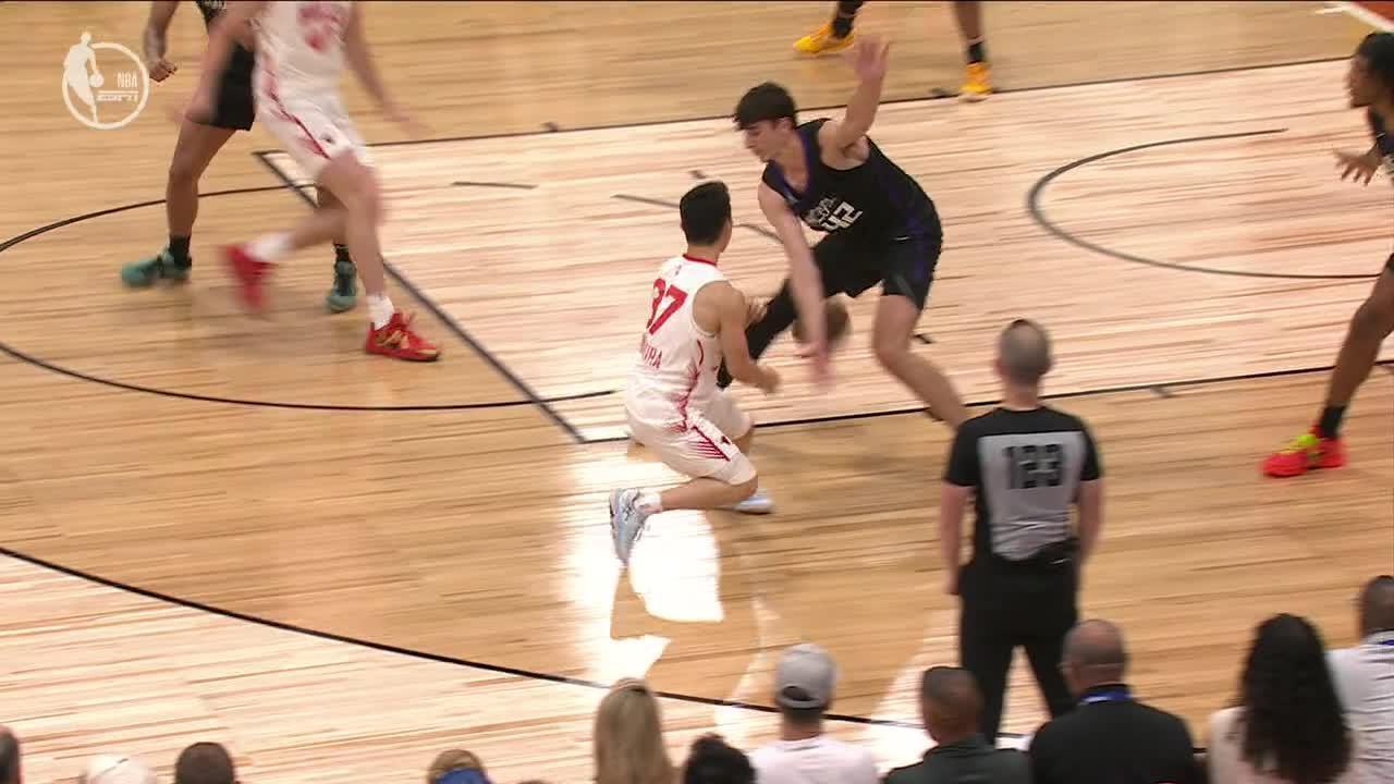 Kawamura gets flashy with a nutmeg pass