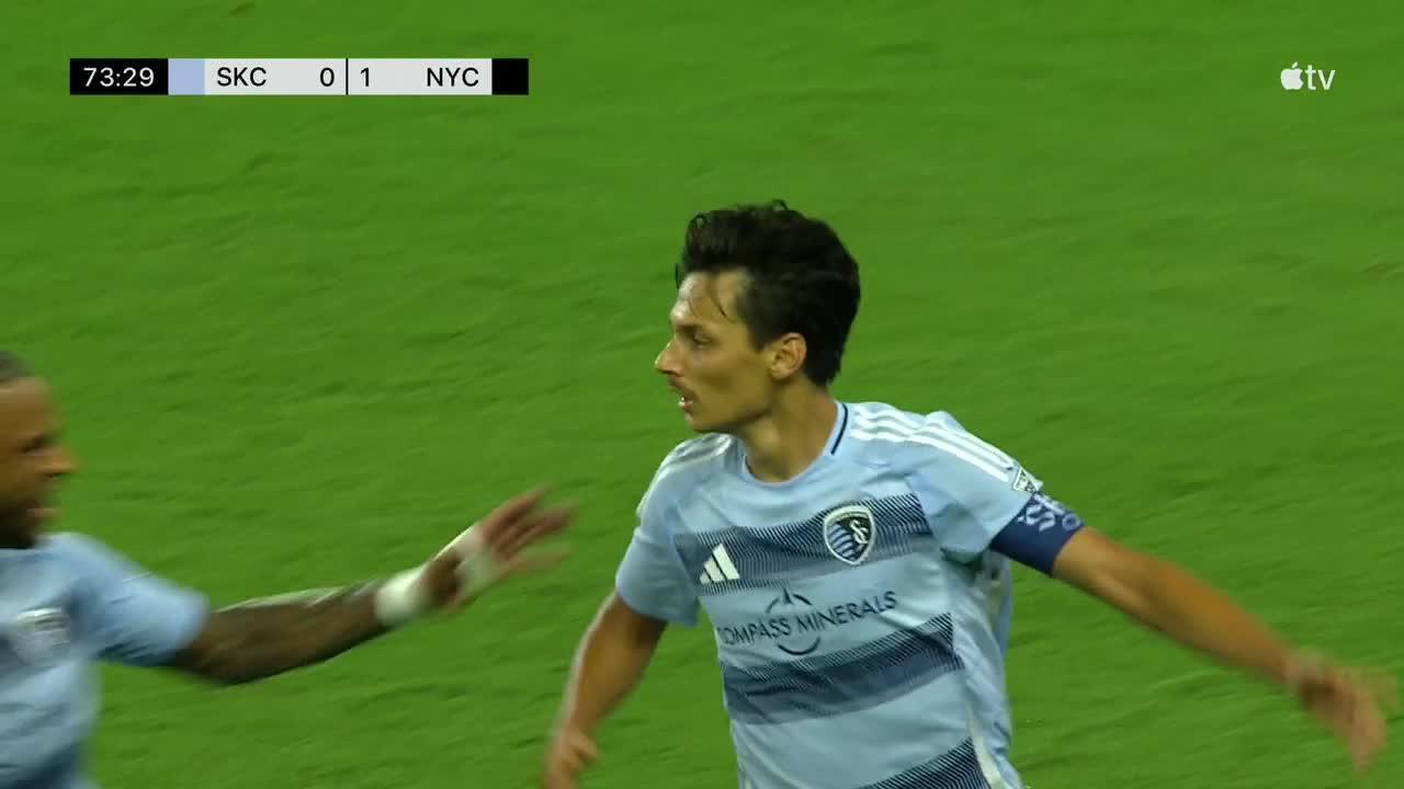 Dániel Sallói scores in the 74'