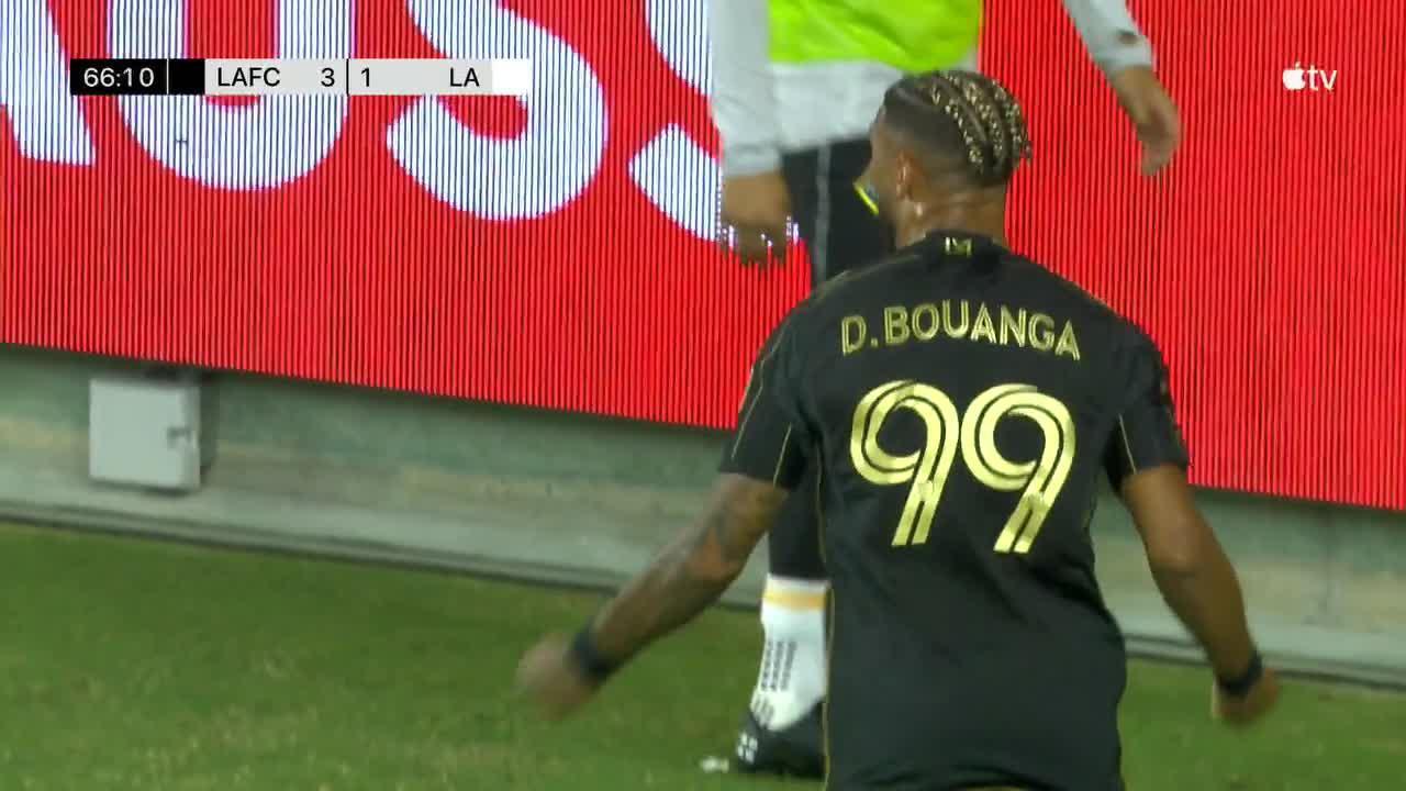 Denis Bouanga scores in the 67'