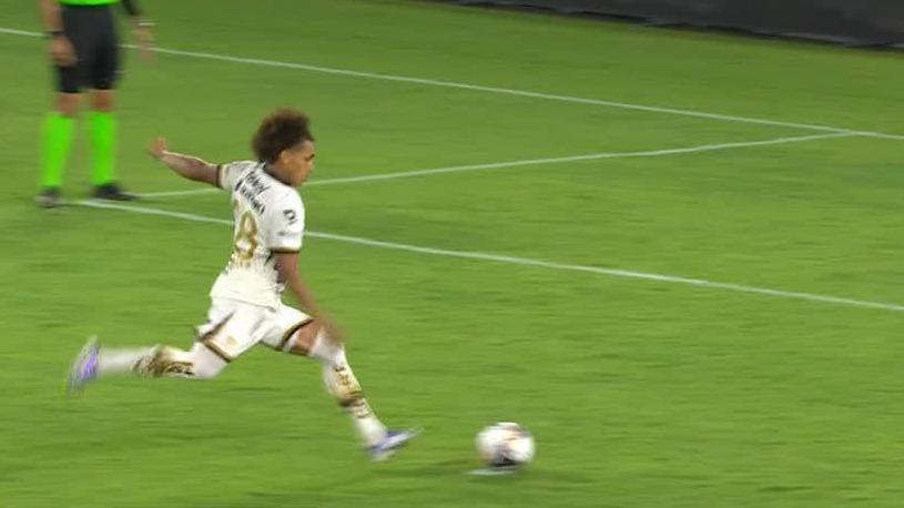 Carrasquilla wins it in shootout for Pumas