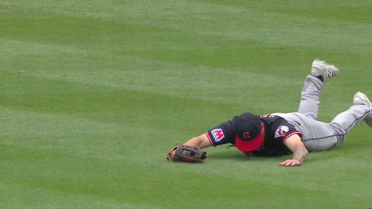 CJ Kayfus lays out to keep no-hitter alive for Guardians