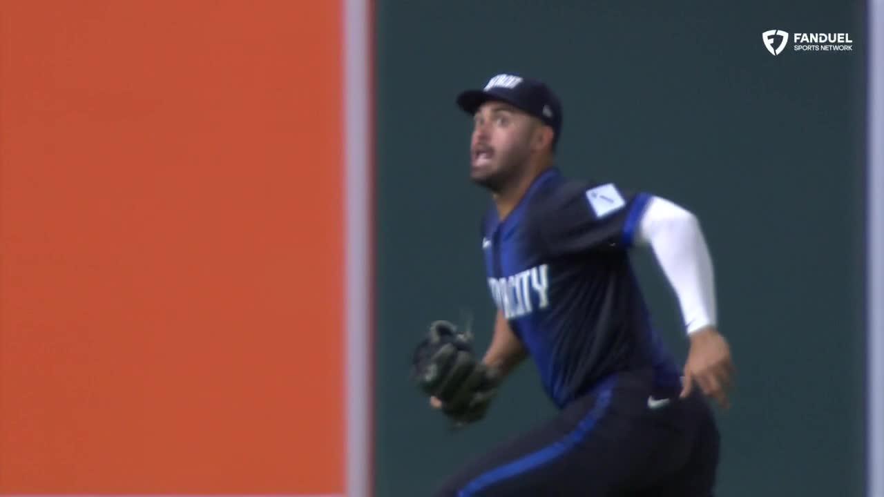 Riley Greene makes a terrific defensive play