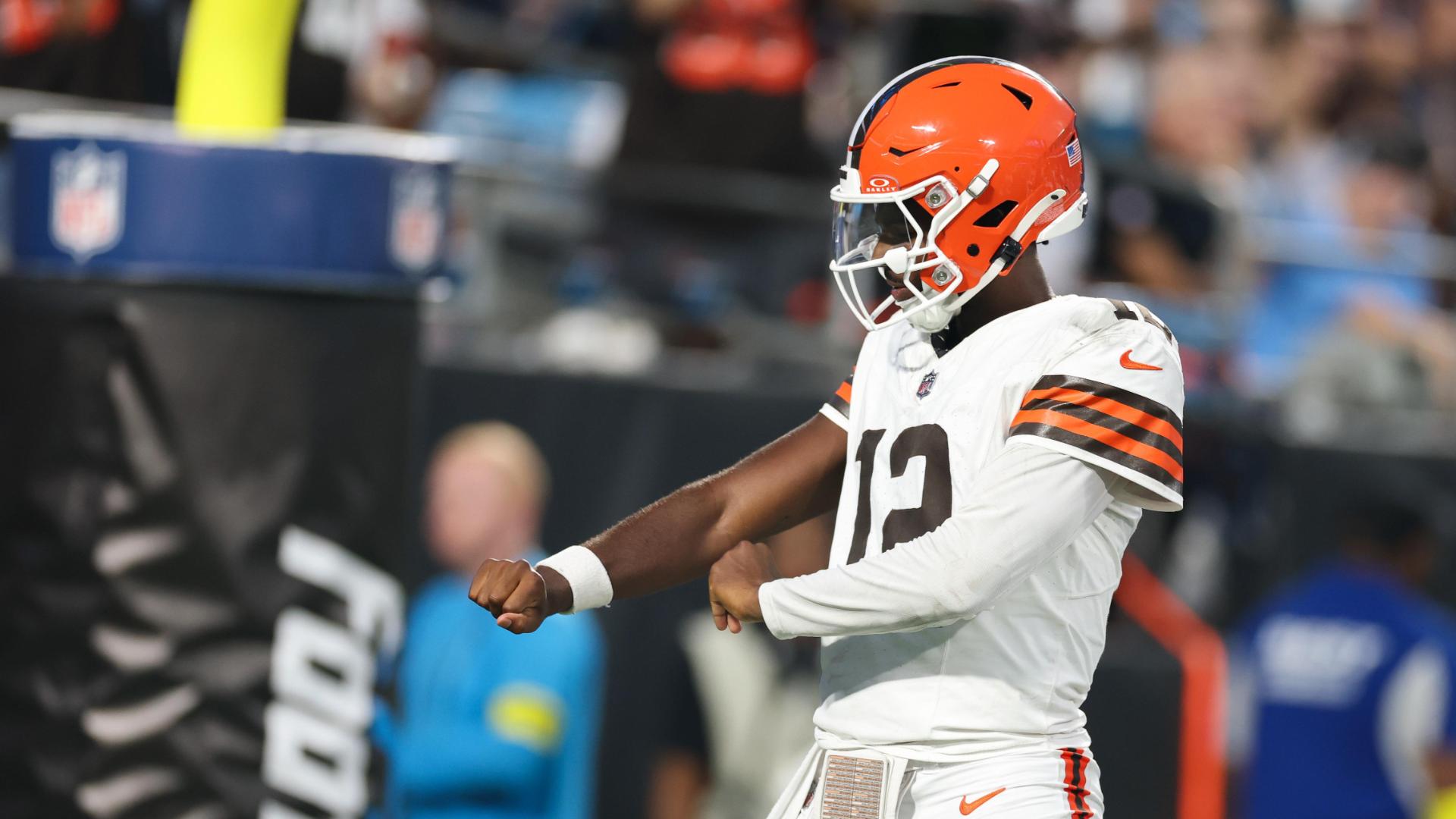 Sanders shines in preseason debut with 2 TDs