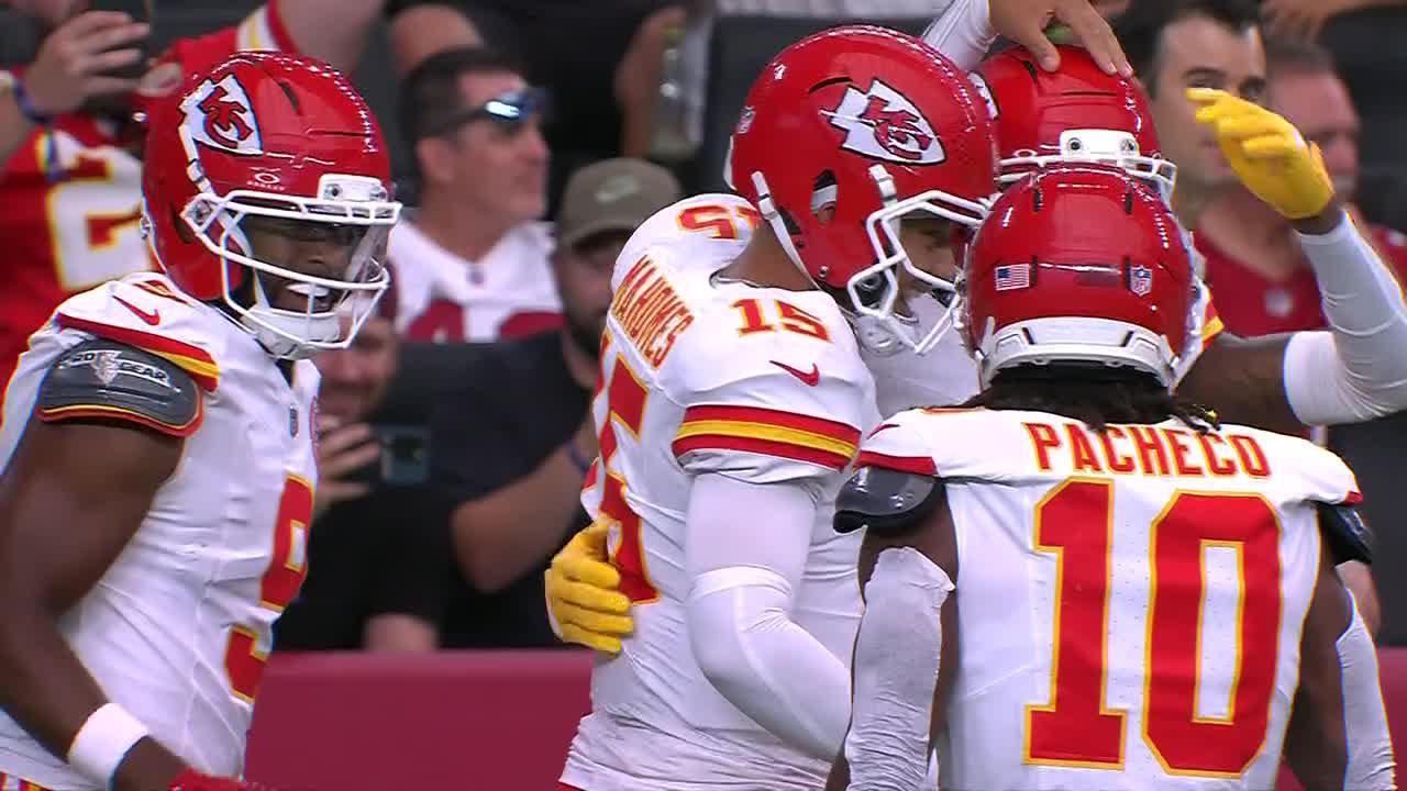 Mahomes flings TD on his first pass of preseason