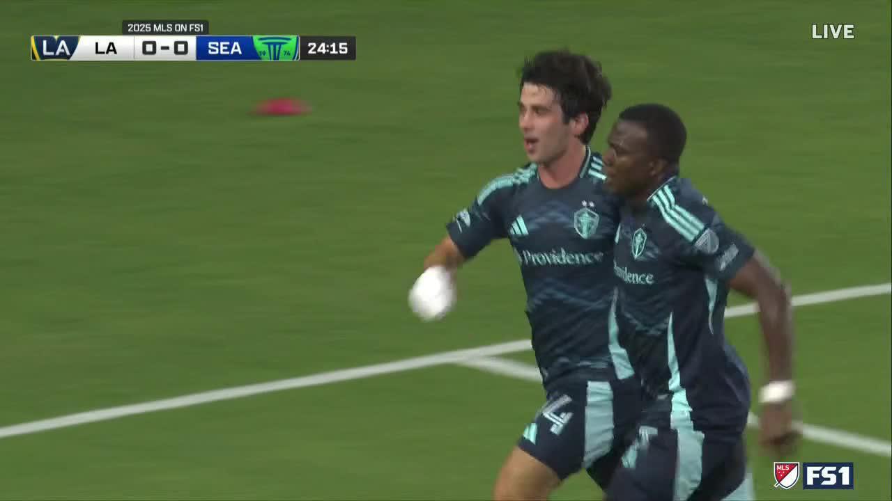 Julian Aude scores own goal