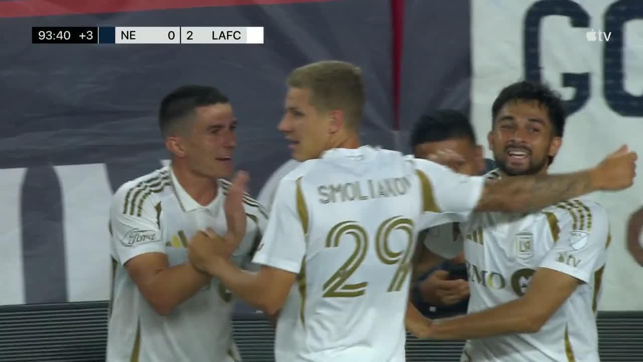 Mathieu Choinière slots in the goal for LAFC