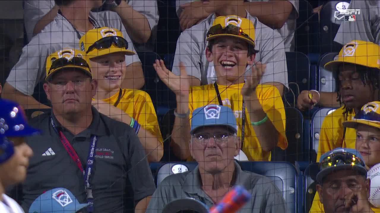 Little leaguers love the 'Soto Shuffle'
