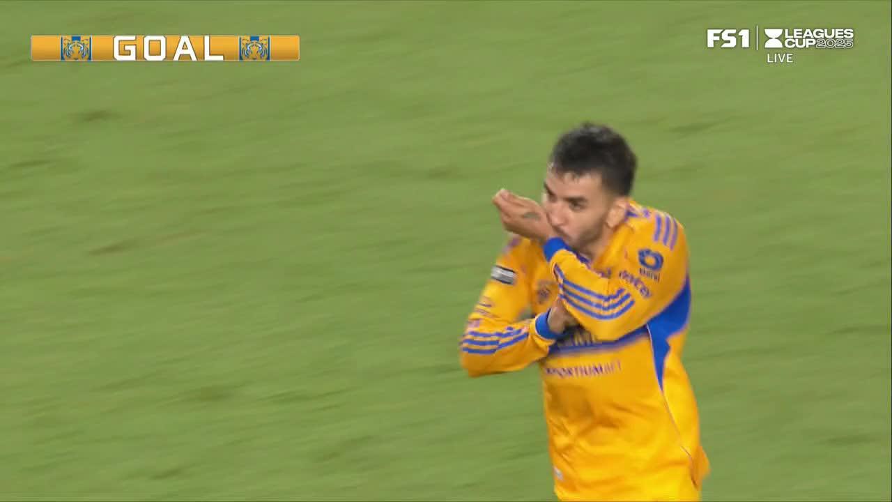 Ángel Correa gets on the scoresheet for Tigres UANL