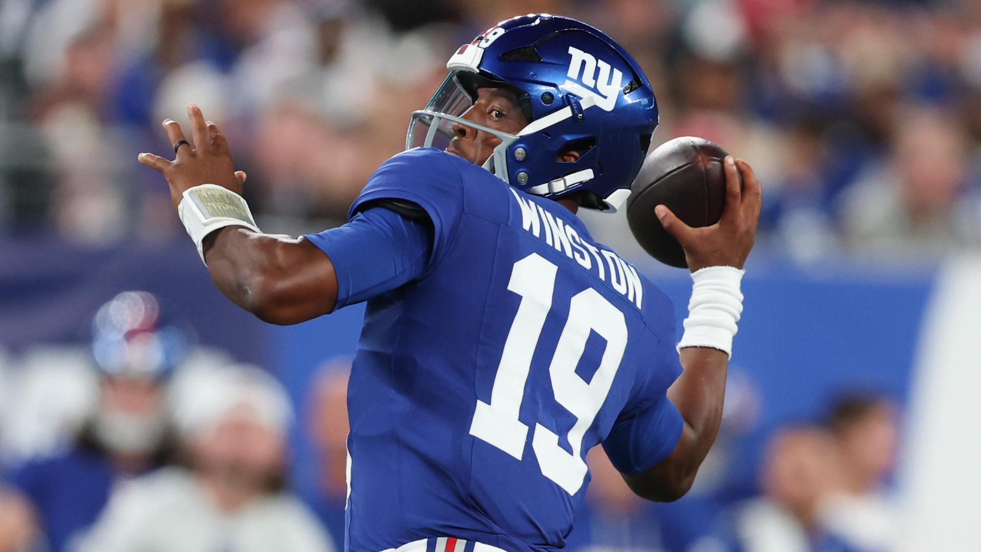 Jameis Winston links up with Jalin Hyatt for a 30-yard TD