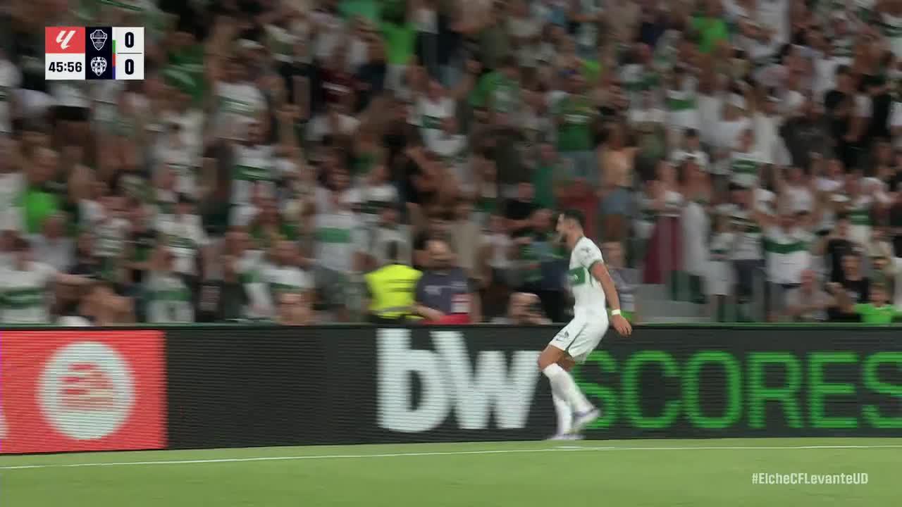 Rafa Mir scores goal for Elche
