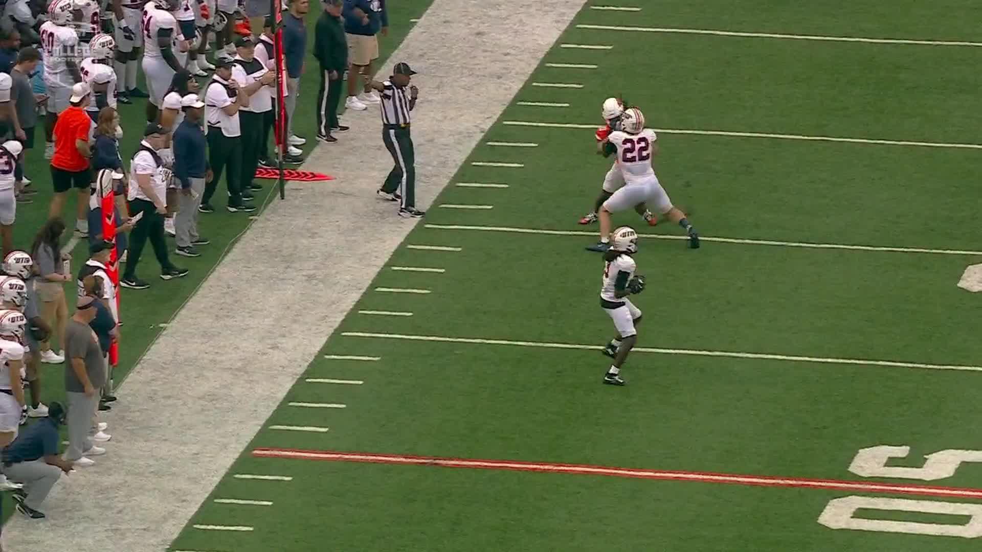 UT Martin breaks out trick play to score one-handed TD