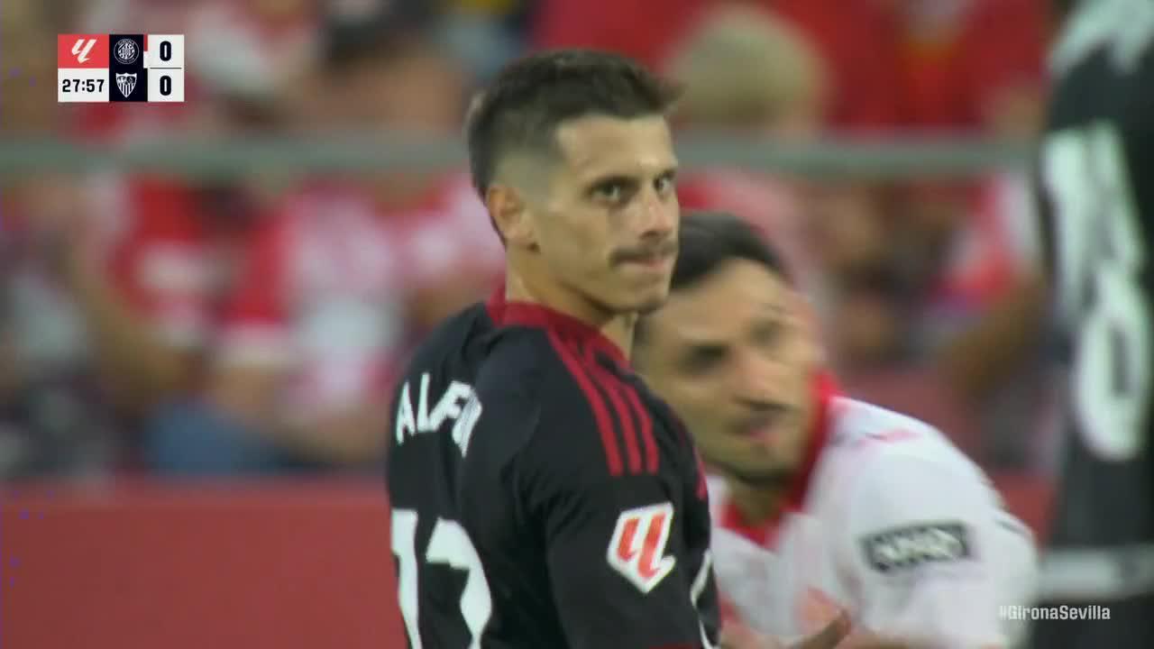 Paulo Gazzaniga makes a great save