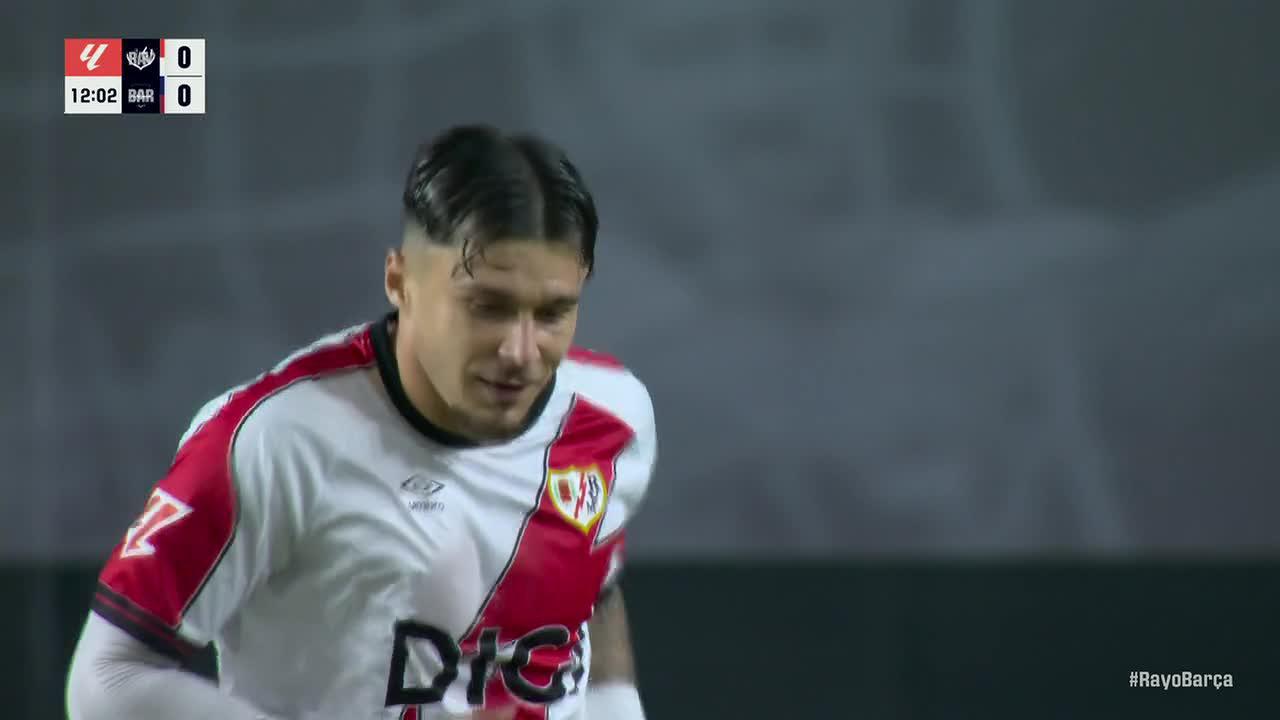 Joan García makes a great save