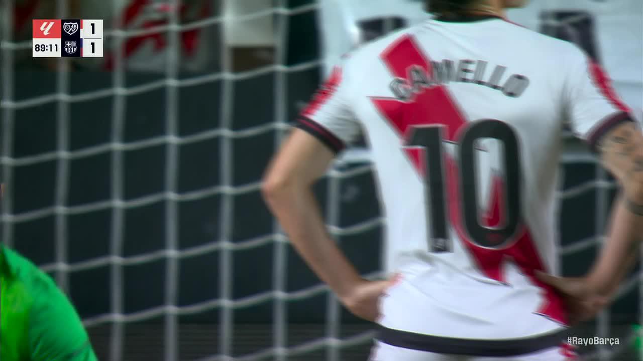 Joan García makes a great save