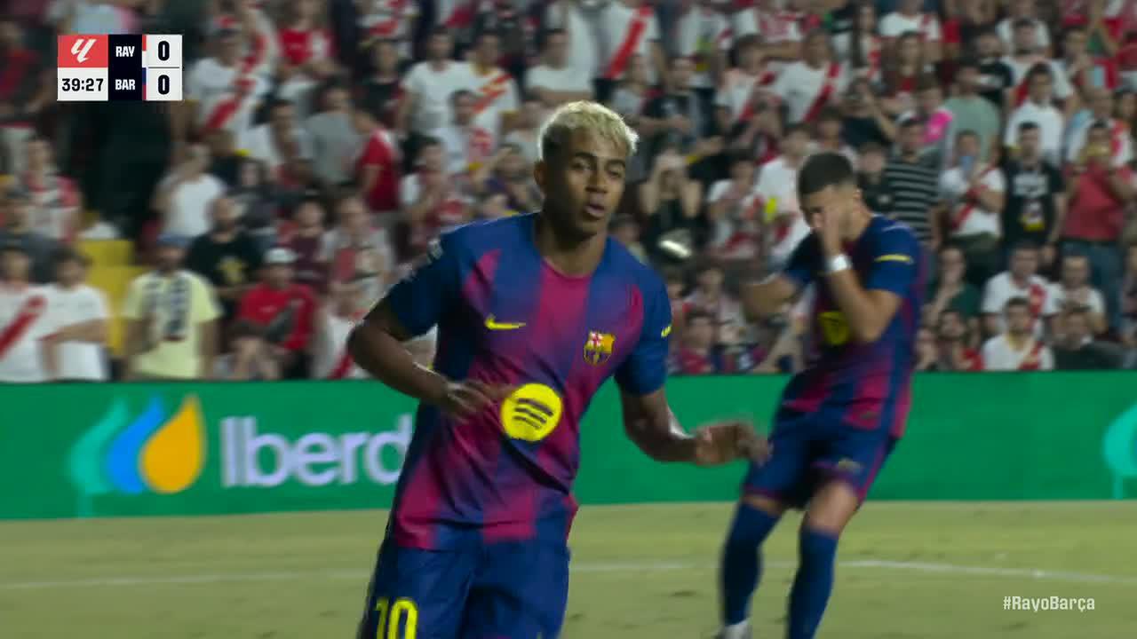 Lamine Yamal slots in the penalty for Barca