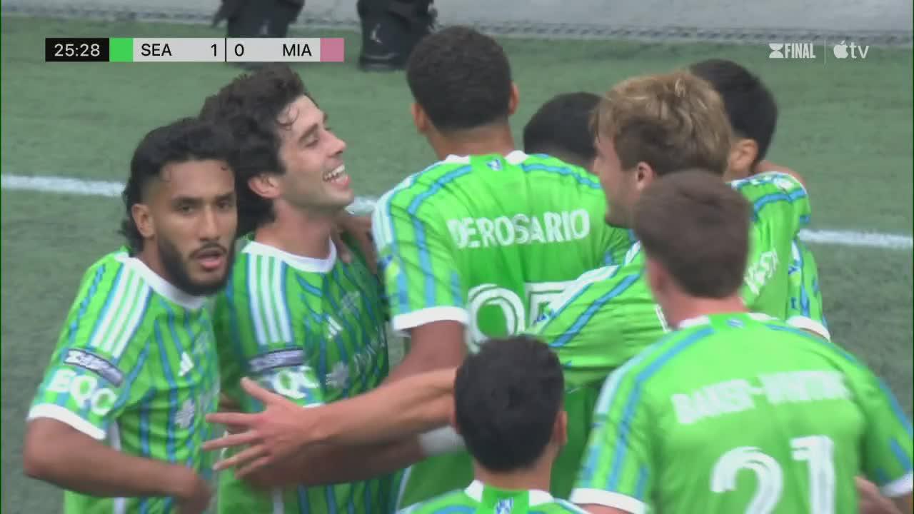 Osaze De Rosario scores in the 26'