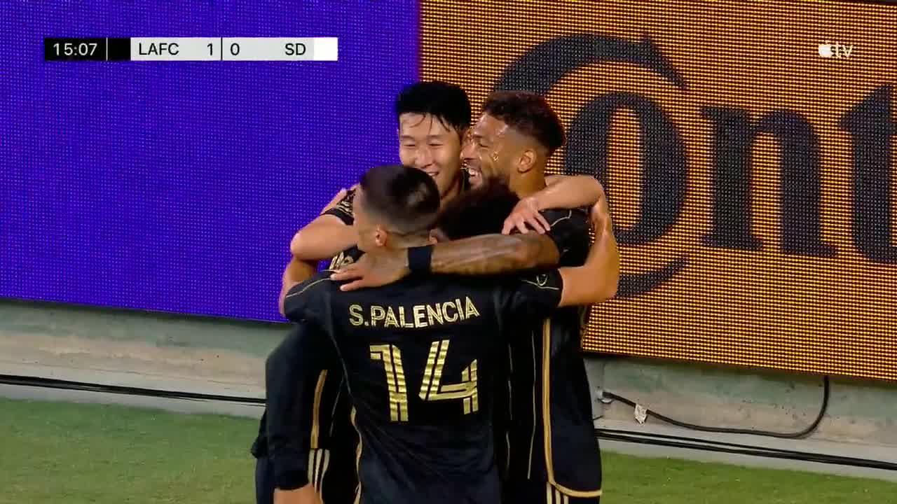 Denis Bouanga scores goal for LAFC