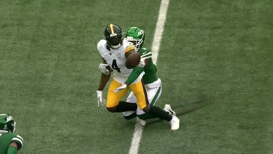 DK Metcalf hauls in wild circus catch