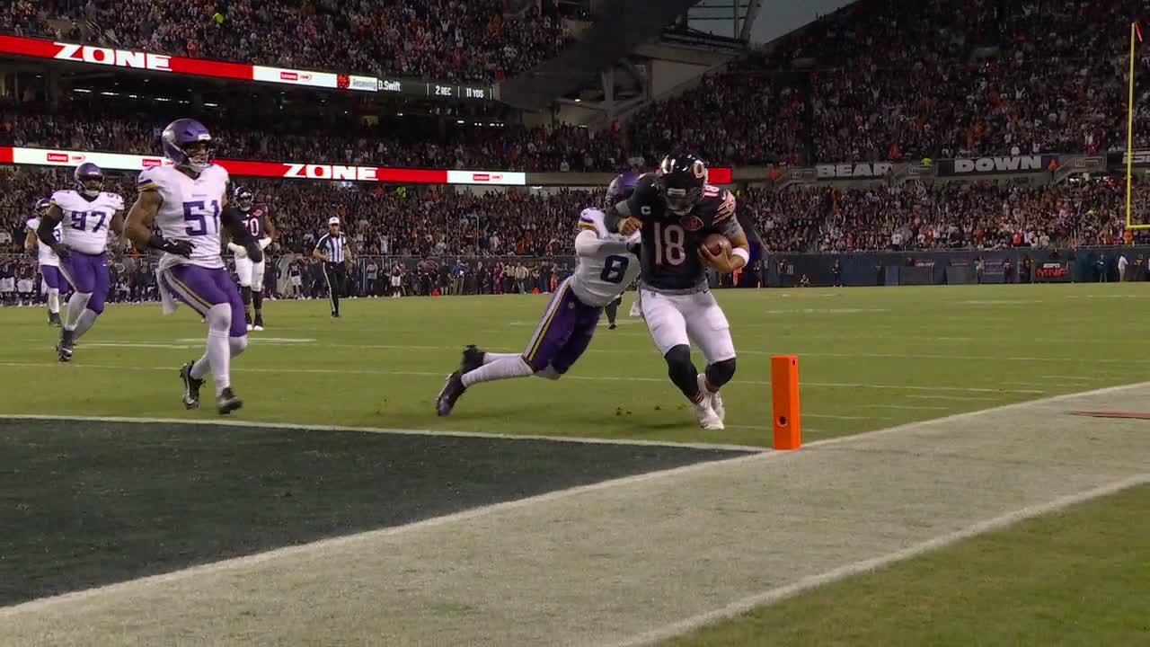 Caleb Williams finishes Bears' opening drive with a TD