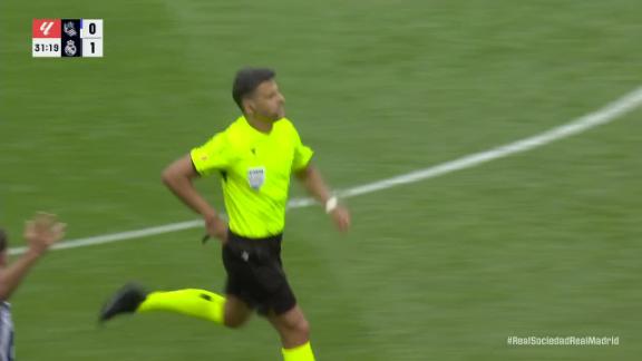 Real Madrid's Dean Huijsen Receives Controversial Red Card Against Real Sociedad