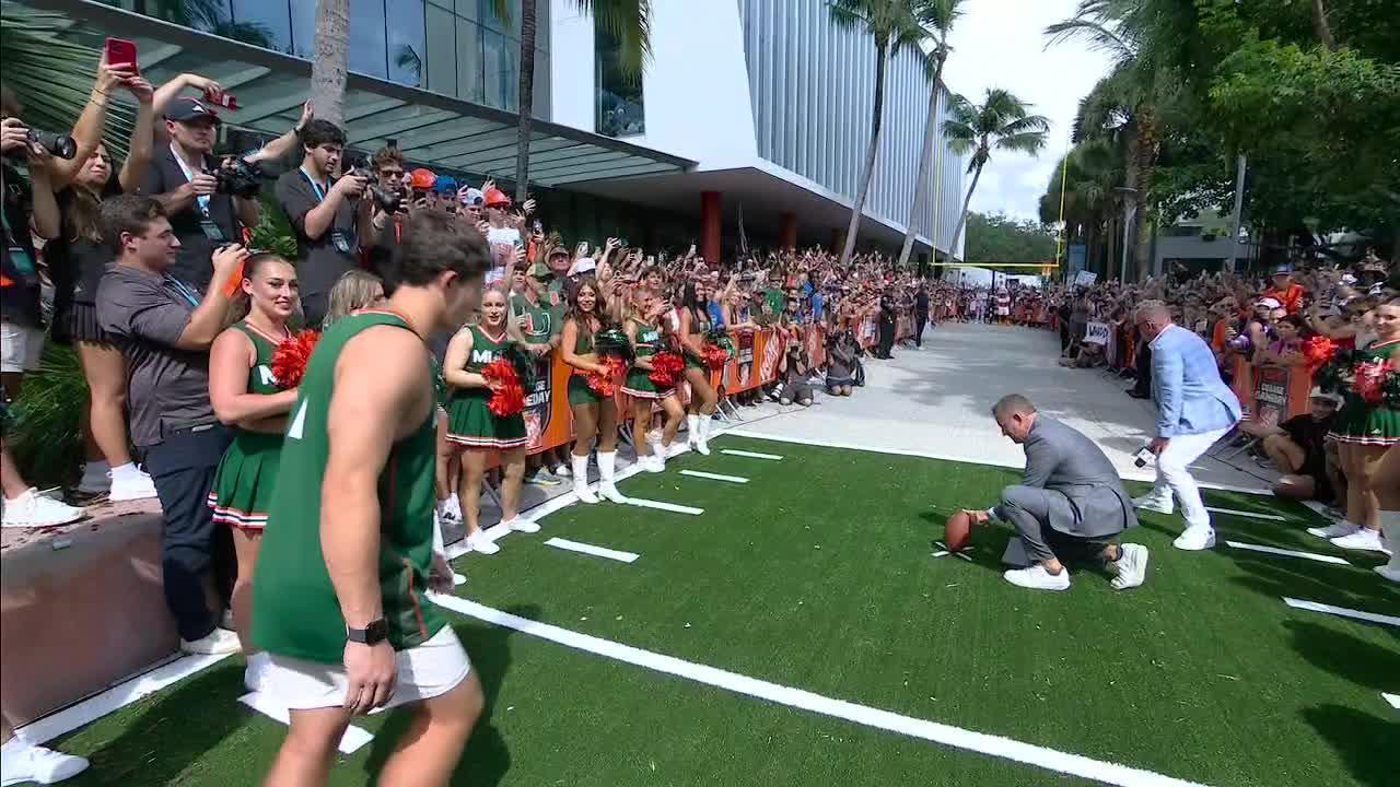 Miami student nearly banks in FG kick off building