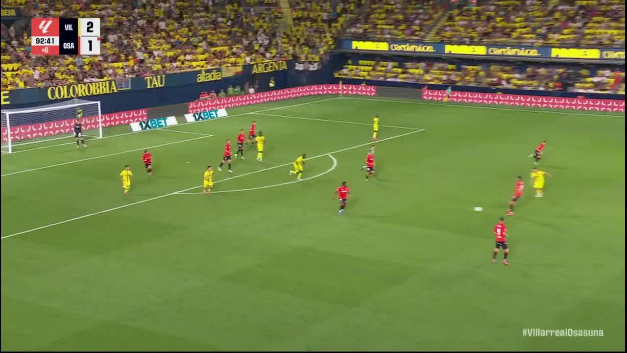 Sergio Herrera makes a great save
