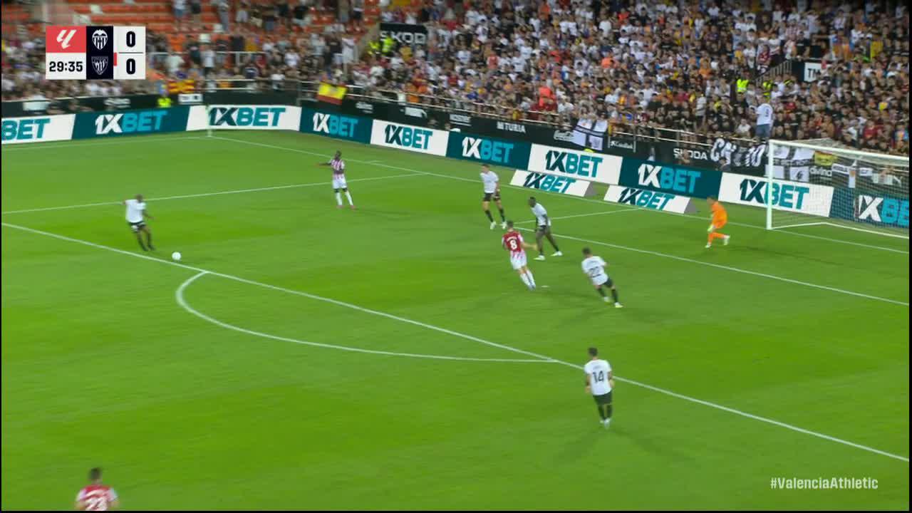 Julen Agirrezabala makes a great save