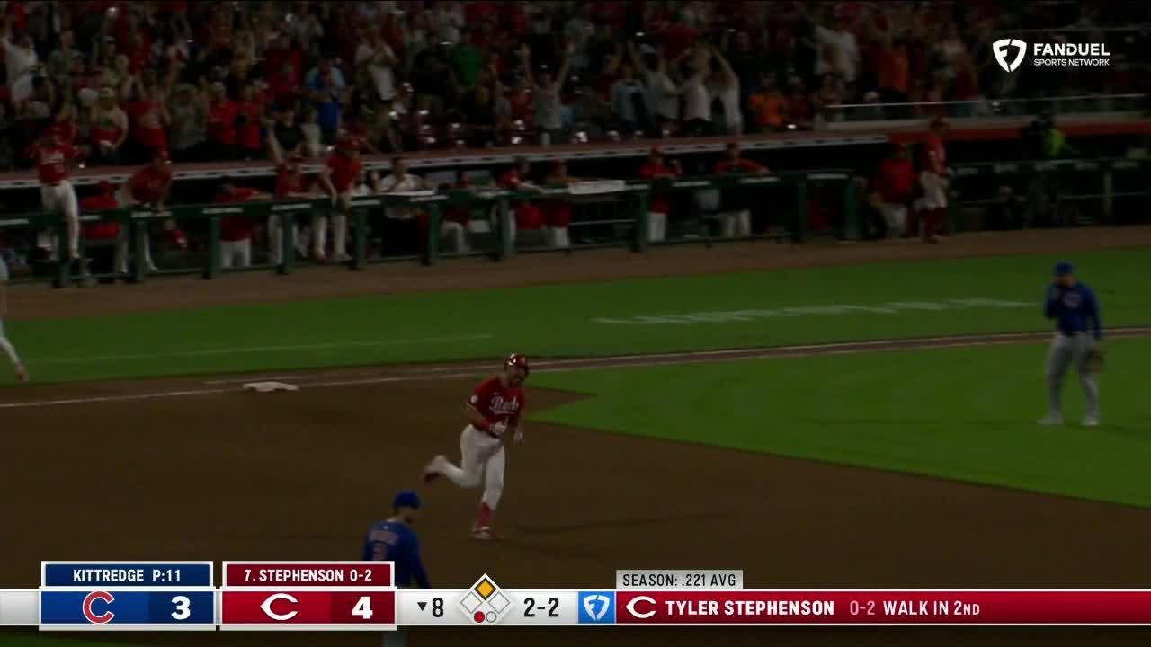 Reds’ Home Run Barrage Shocks Cubs, Ignites Wild-Card Race in Cincinnati
