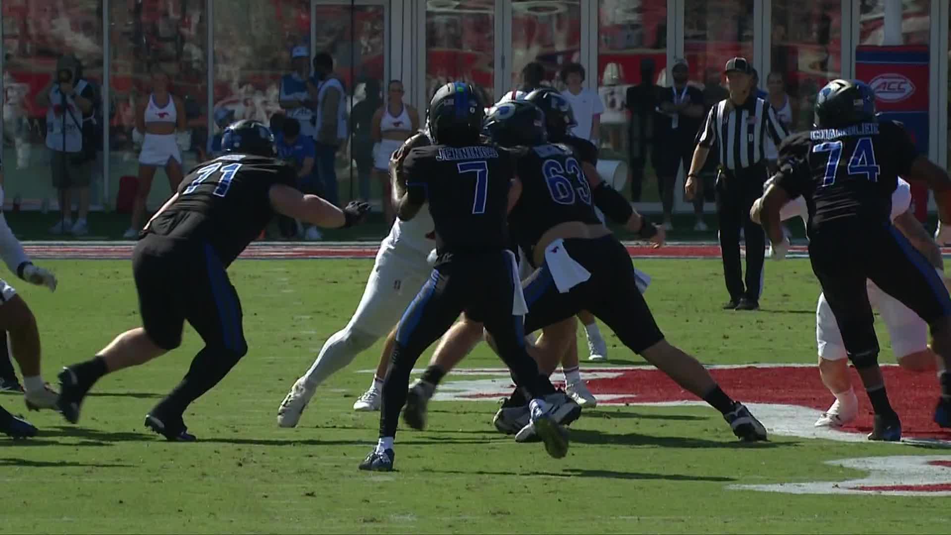 SMU's Kevin Jennings throws behind-the-back pass vs. Stanford