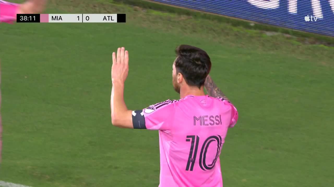 Messi curls in a beauty for his 25th goal of the season