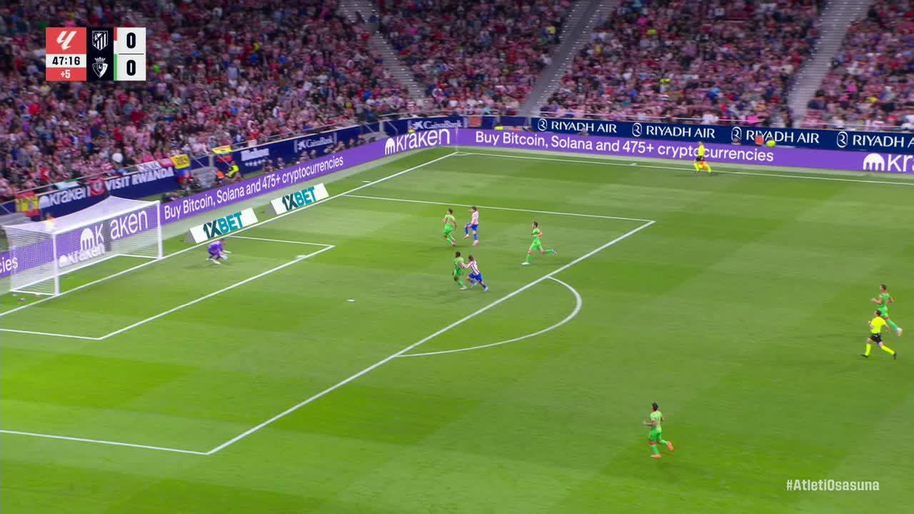 Sergio Herrera makes a great save