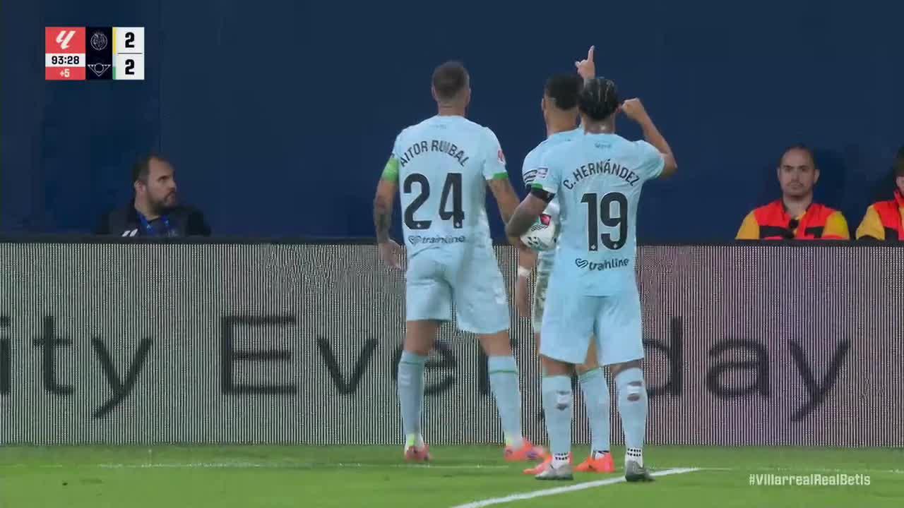 Antony scores in the 90 + 4'
