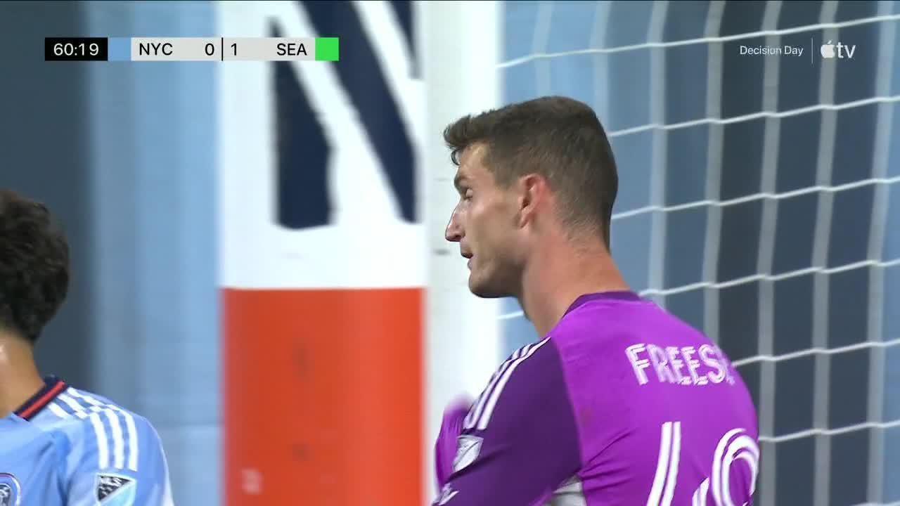 Jordan Morris scores in the 61'