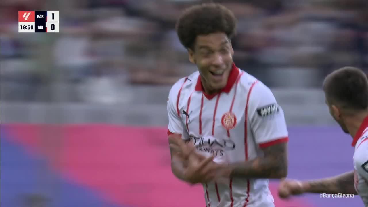 Axel Witsel scores a spectacular goal