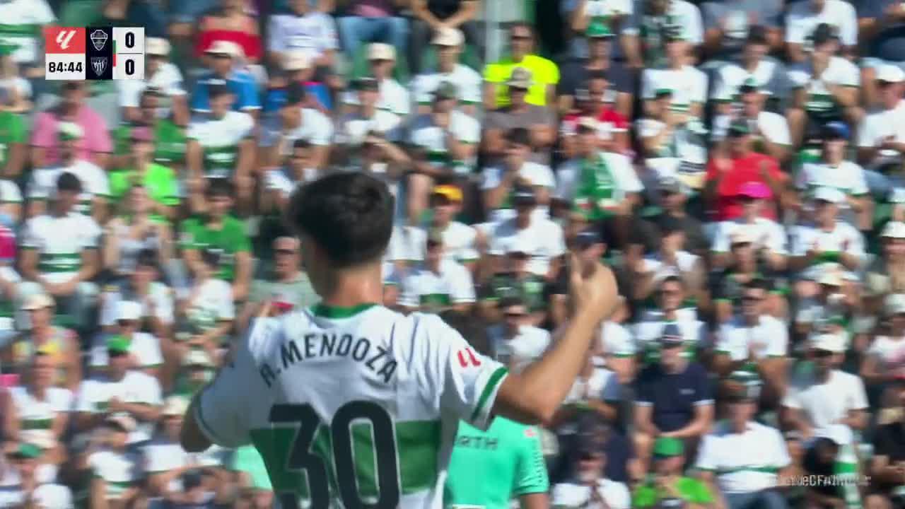 Unai Simón makes a great save
