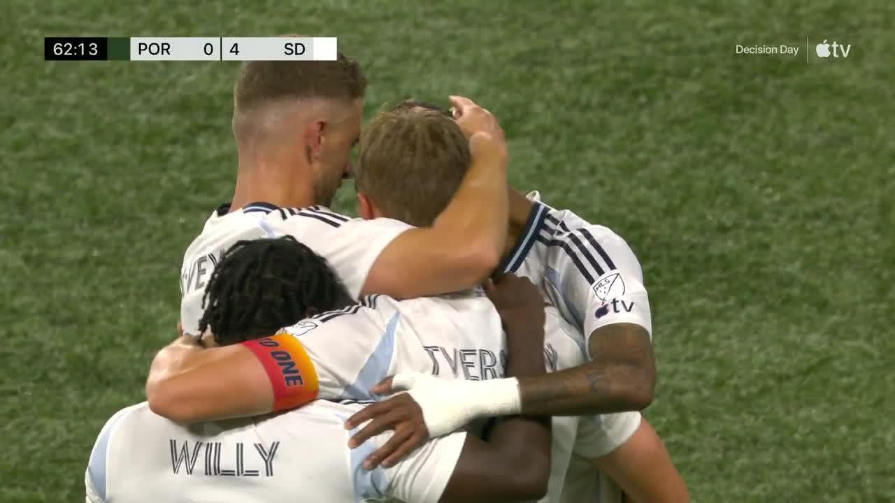 Amahl Pellegrino scores in the 63'