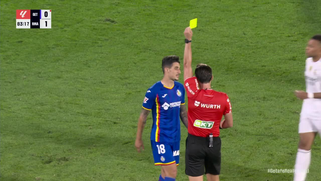 Alejandro San Cristóbal Sánchez receives a red card vs. Real Madrid