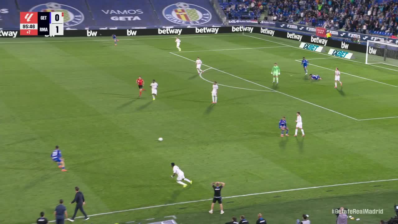 Thibaut Courtois makes a great save