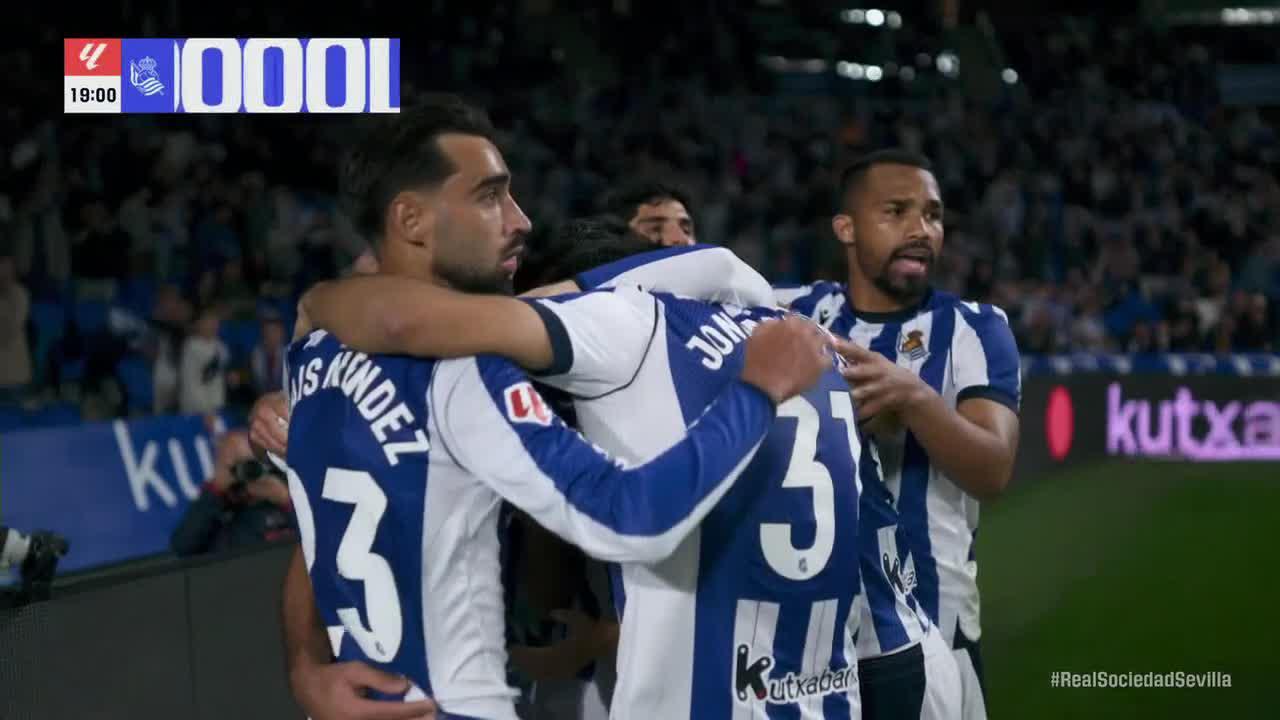 Mikel Oyarzabal scores from the spot for Real Sociedad