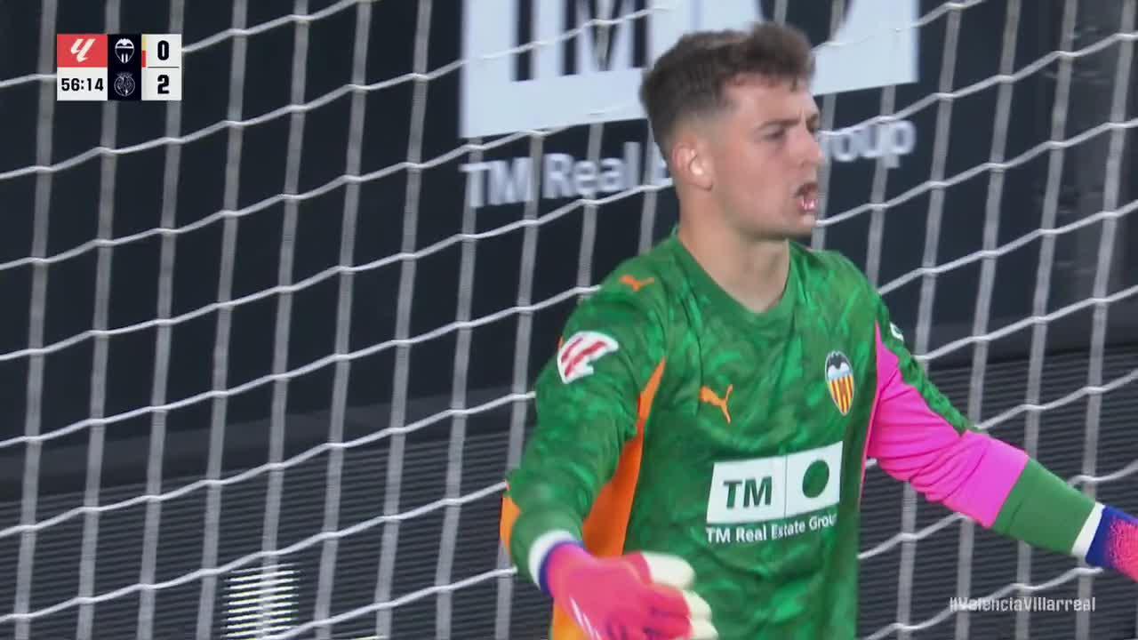Santi Comesaña gets on the scoresheet for Villarreal