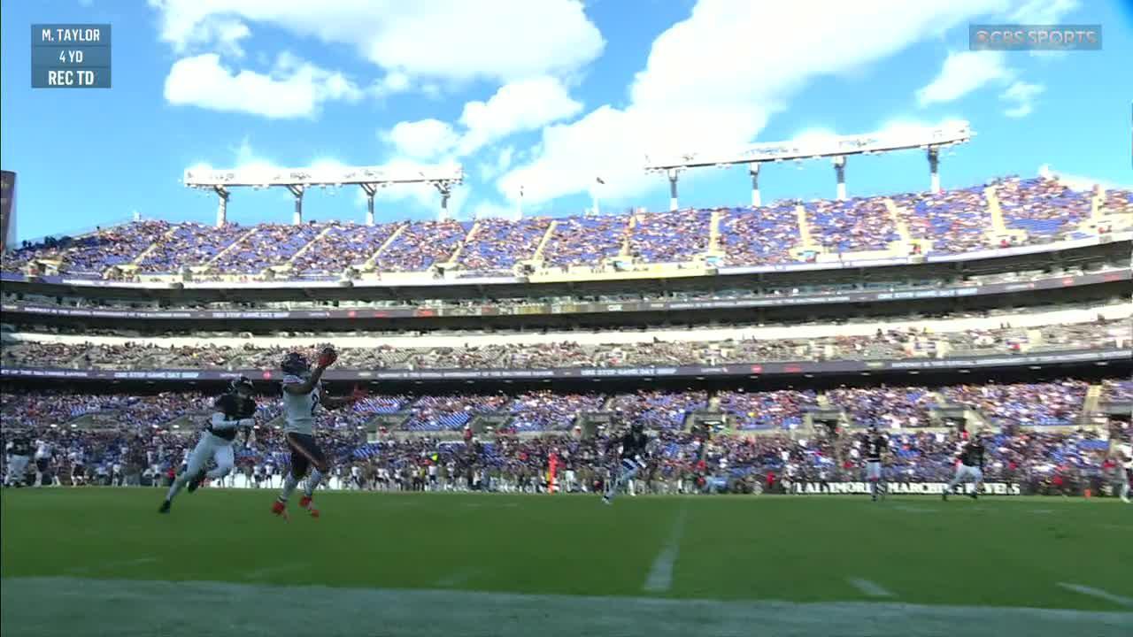 DJ Moore makes a ridiculous one-handed catch