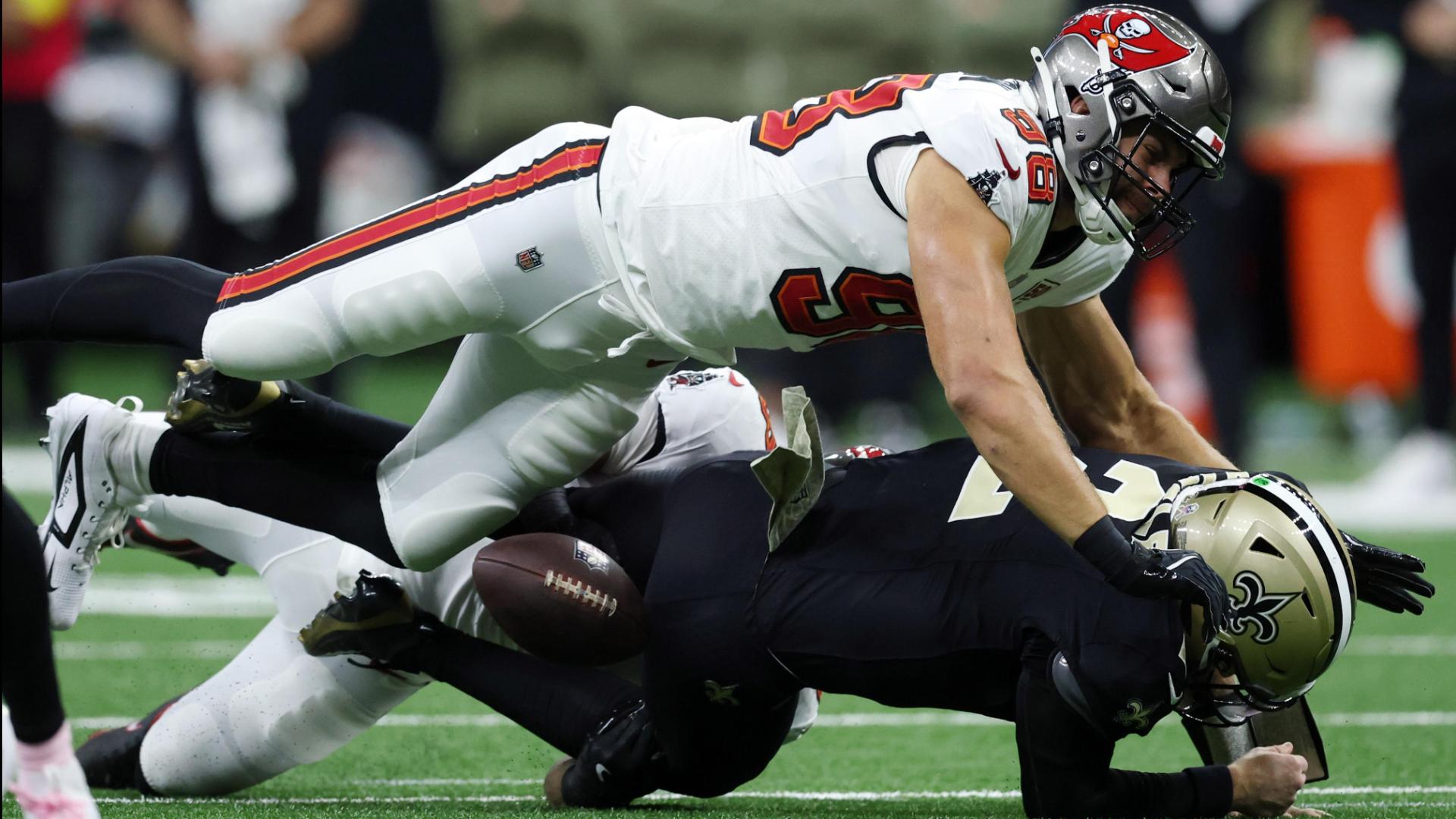 Buccaneers Defense Exposes Saints’ Struggles in 23-3 Rout: Anthony Nelson’s Pick-Six Headlines NFC South Showdown