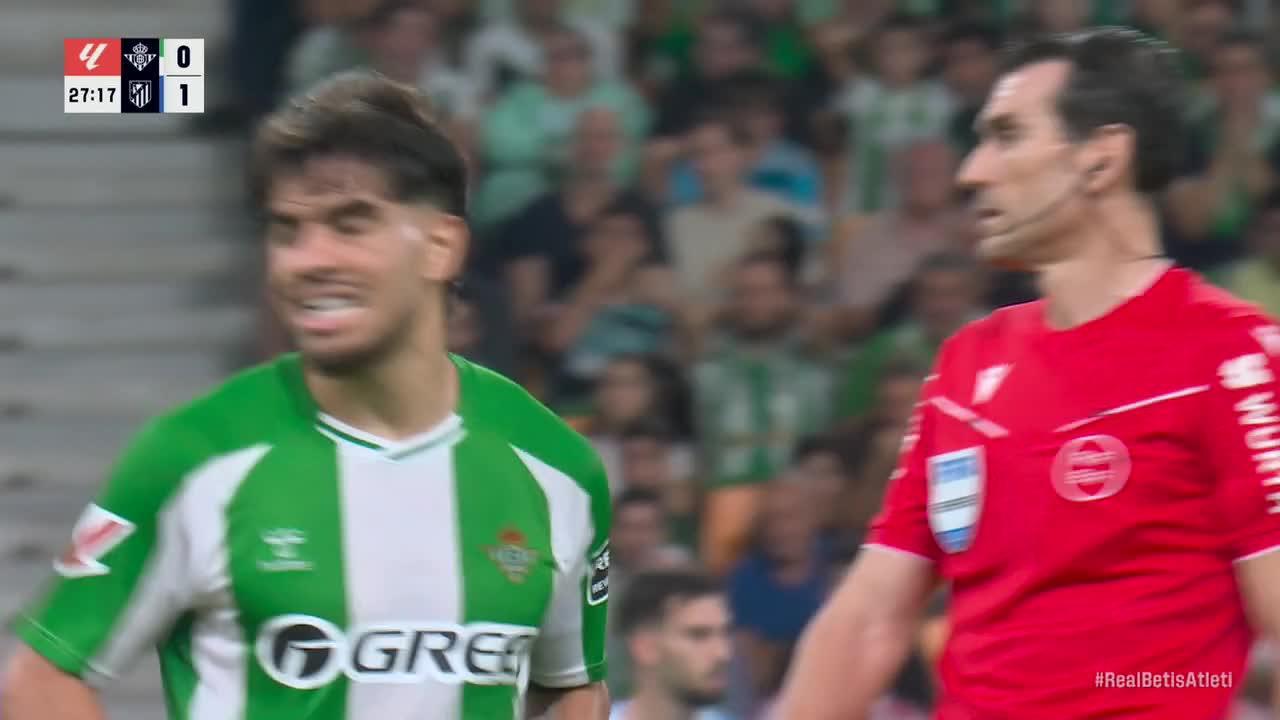 Jan Oblak makes a great save