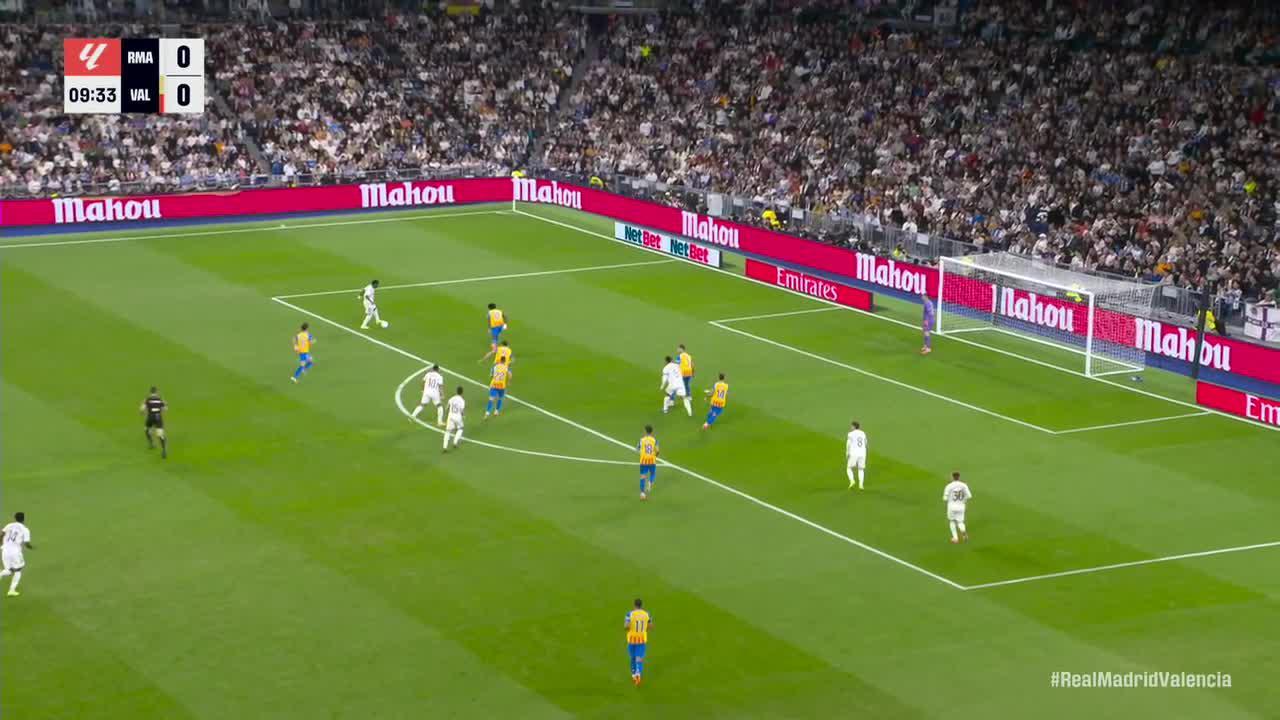 Julen Agirrezabala makes a nice stop