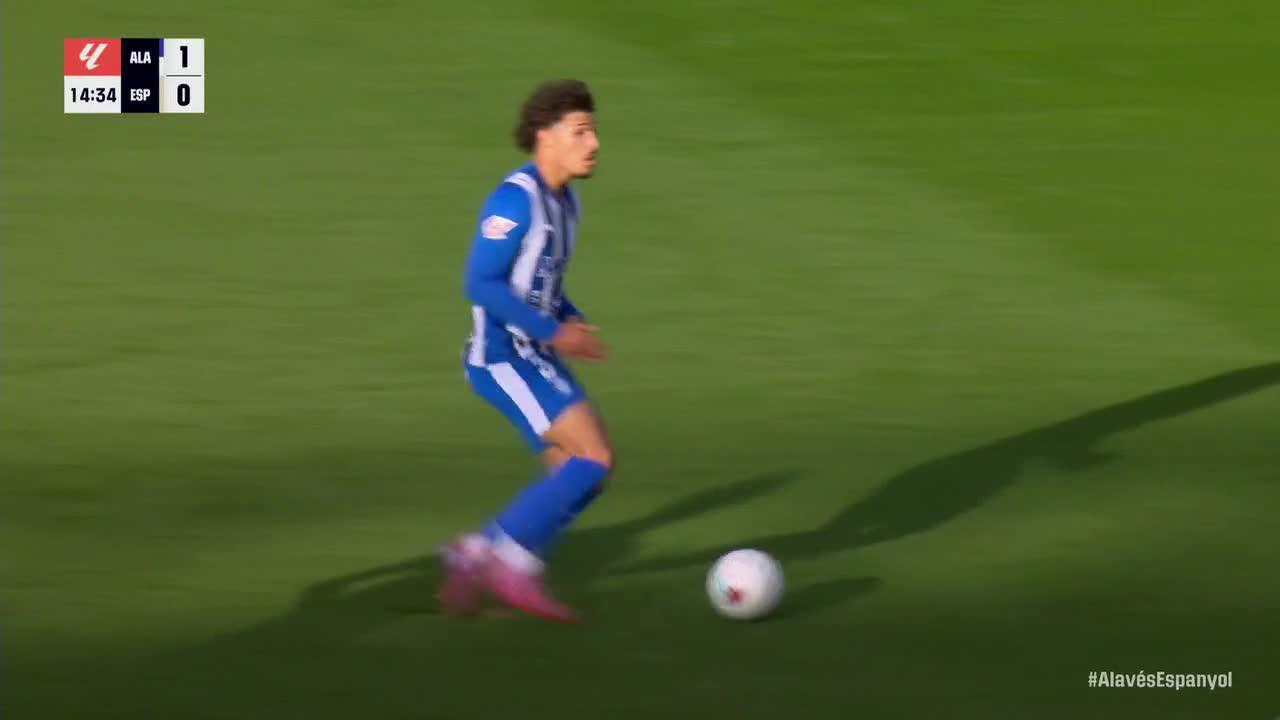 Marko Dmitrovic with a nice save vs. Espanyol