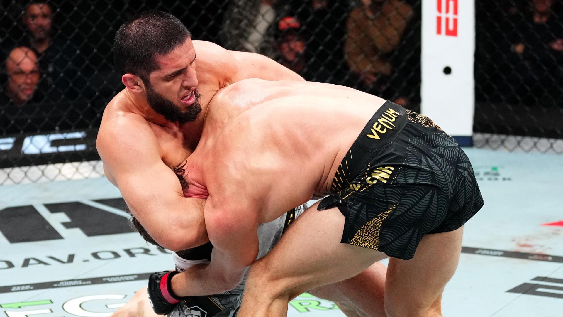 Islam Makhachev wins welterweight title after dominating main event