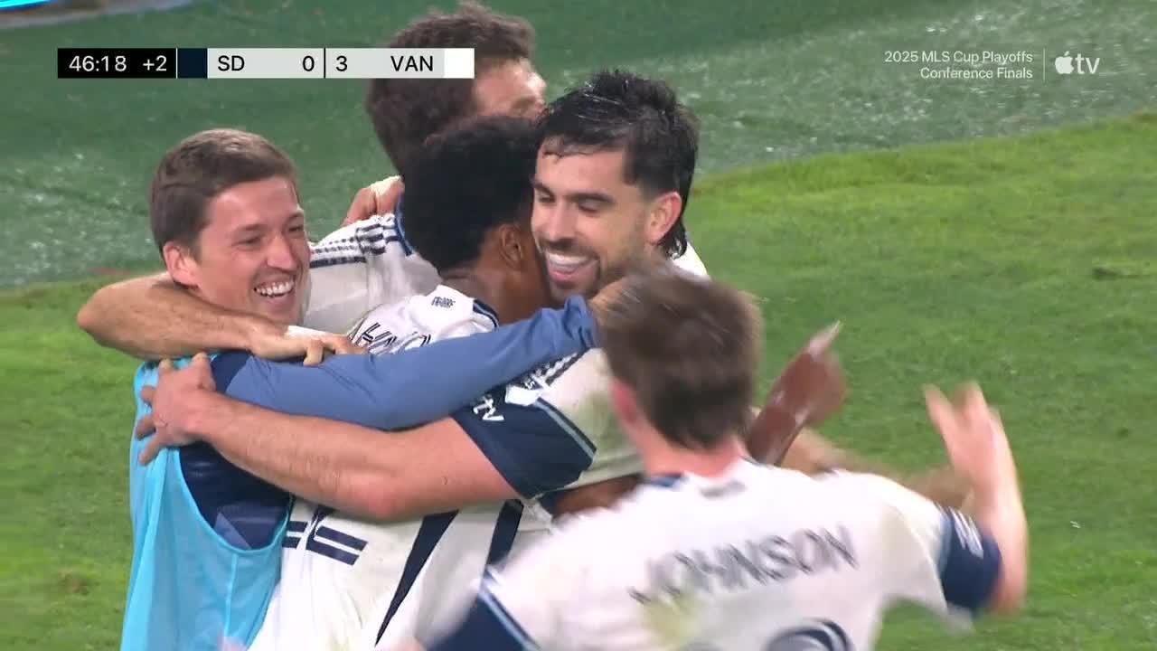 Brian White scores goal for Vancouver Whitecaps
