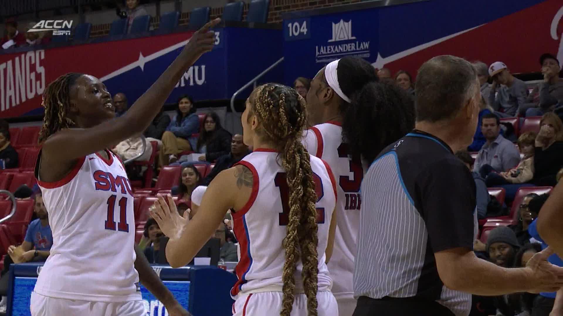 Arkansas-SMU get into it following fight for loose ball