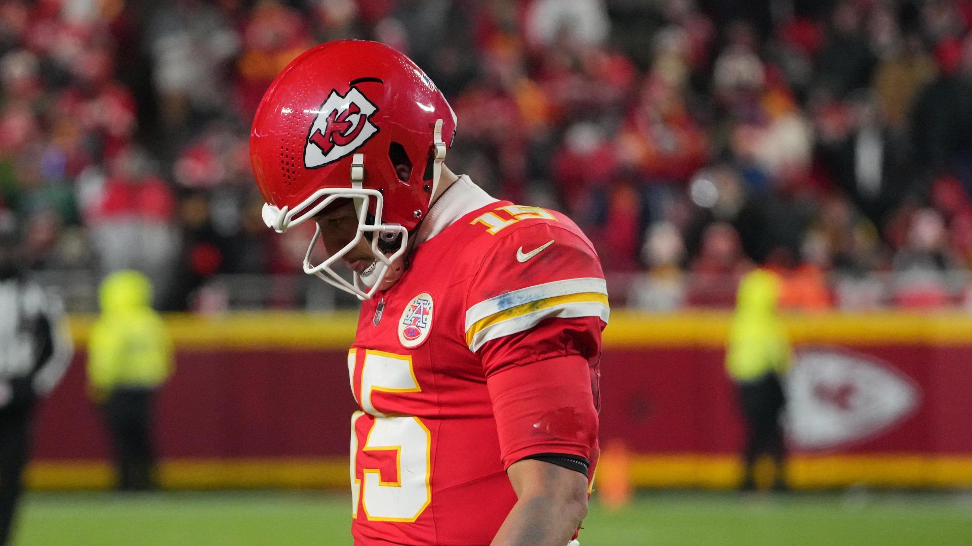 Texans pick off Mahomes 3 times as Chiefs' playoff hopes fade